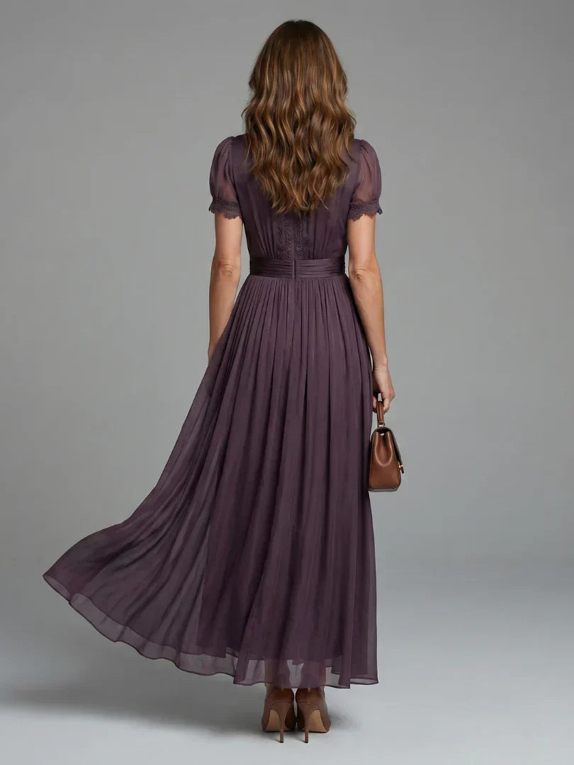 Bella | Vestido con escote en forma de ojo de cerradura y cintura fruncida