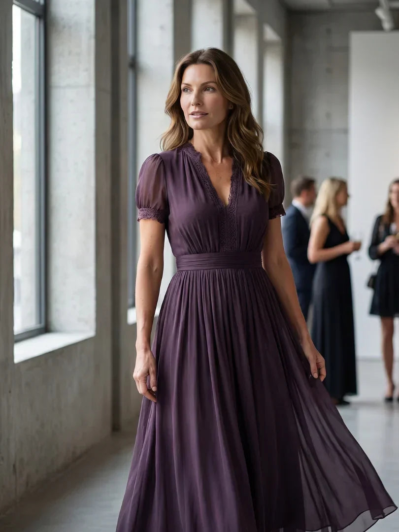 Bella | Vestido con escote en forma de ojo de cerradura y cintura fruncida