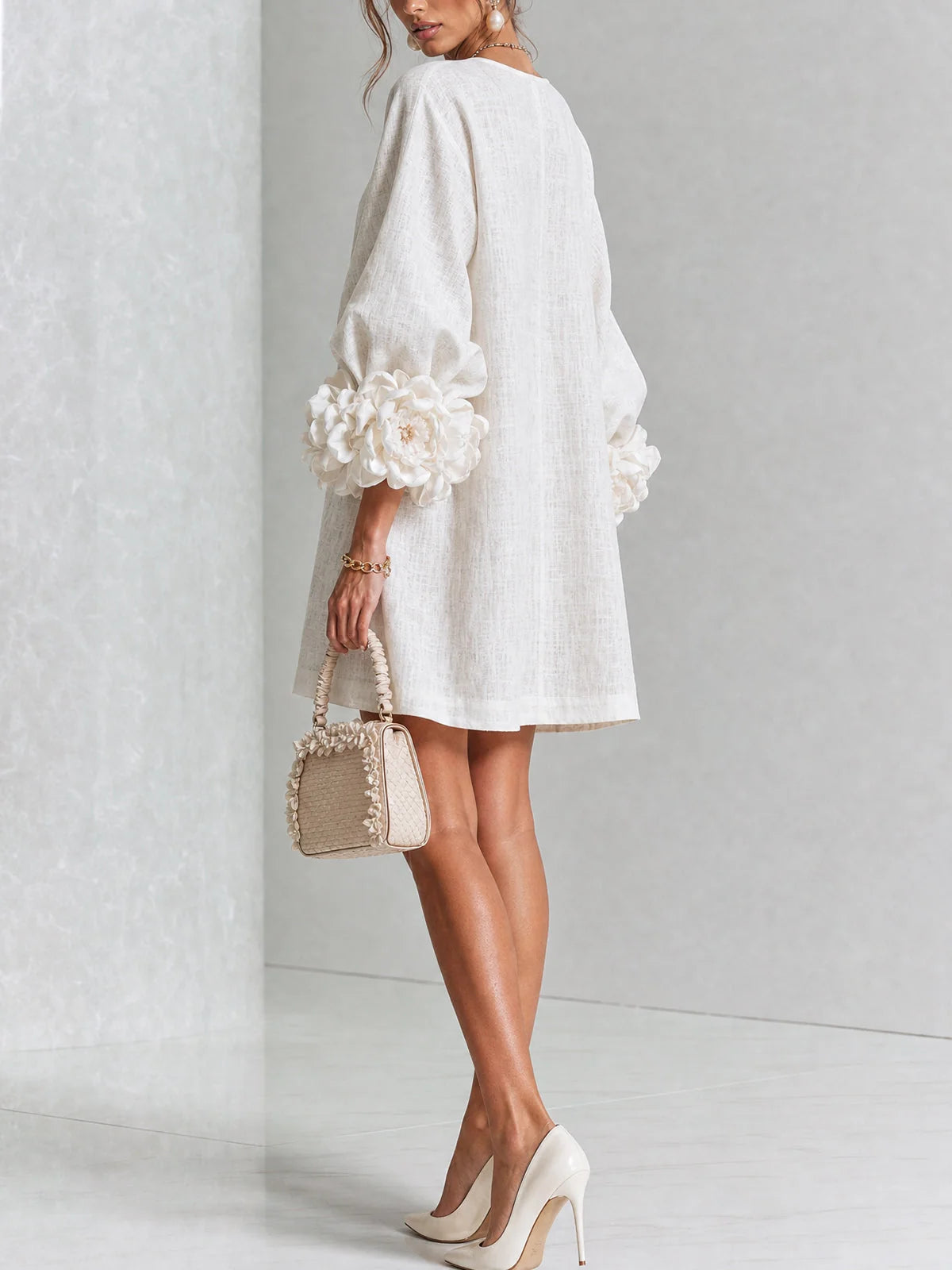 Clara | Vestido elegante con puños de rosas